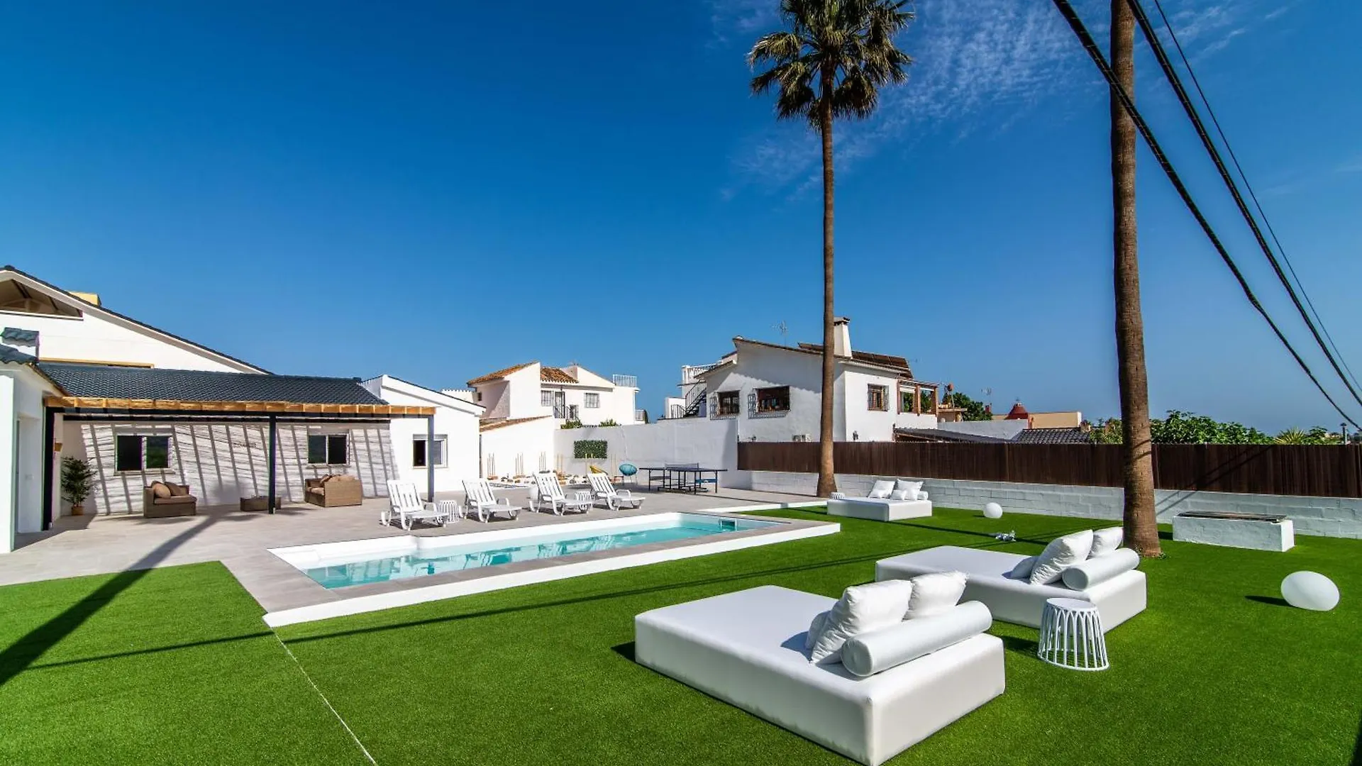 Palm Tree Villa 5 Bdr Pool & Bbq トレモリノス
