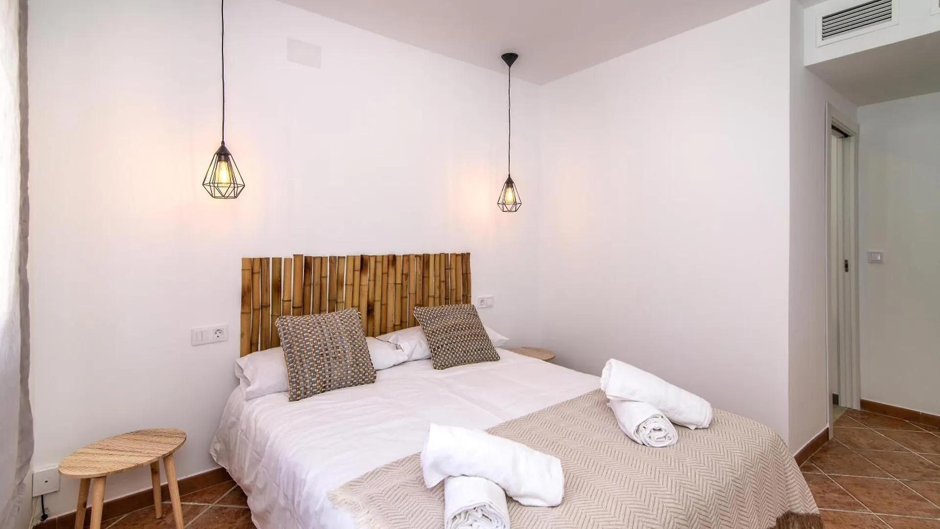 Palm Tree Villa 5 Bdr Pool & Bbq トレモリノス 0*,  スペイン