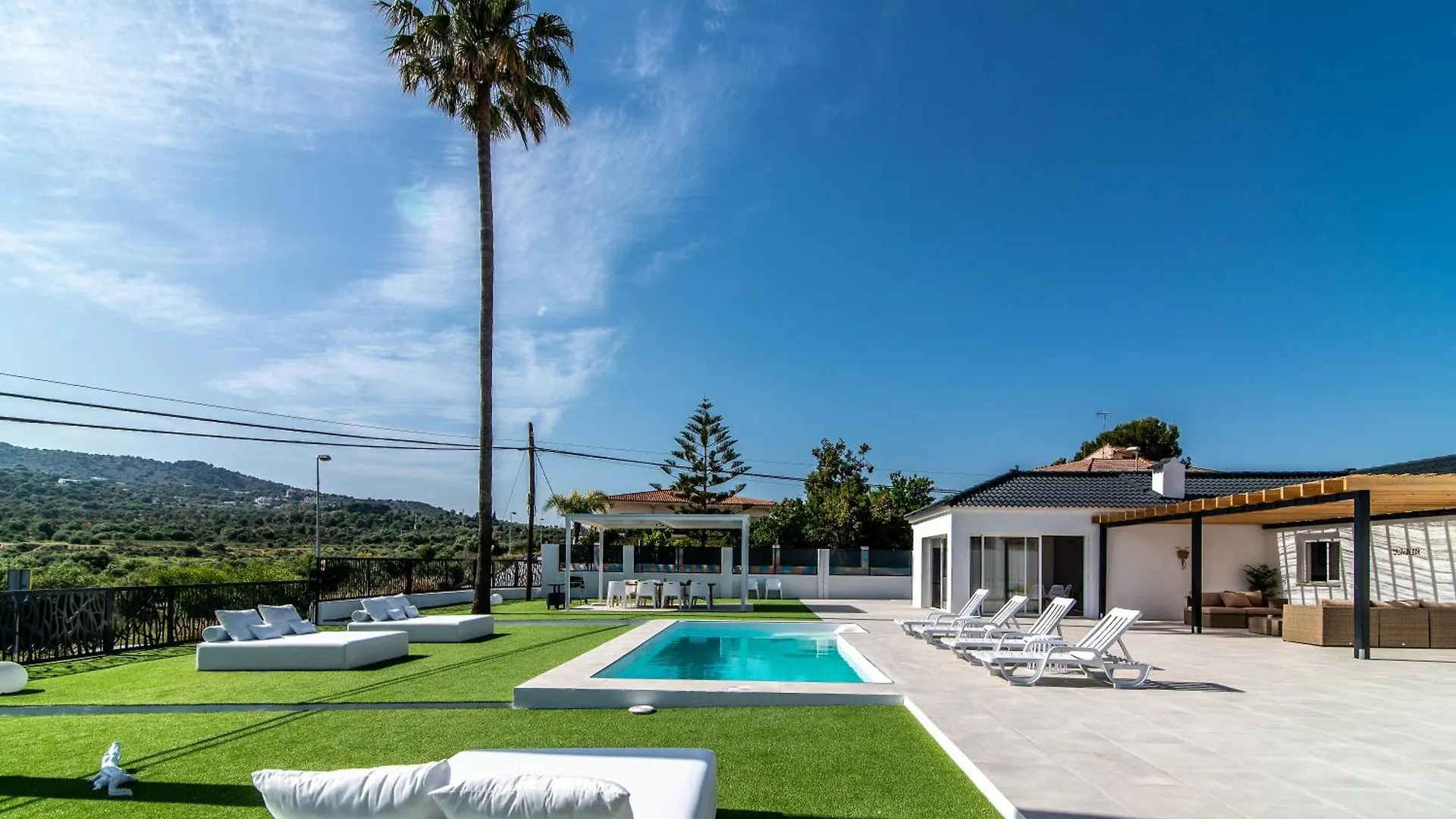 Palm Tree Villa 5 Bdr Pool & Bbq Torremolinos