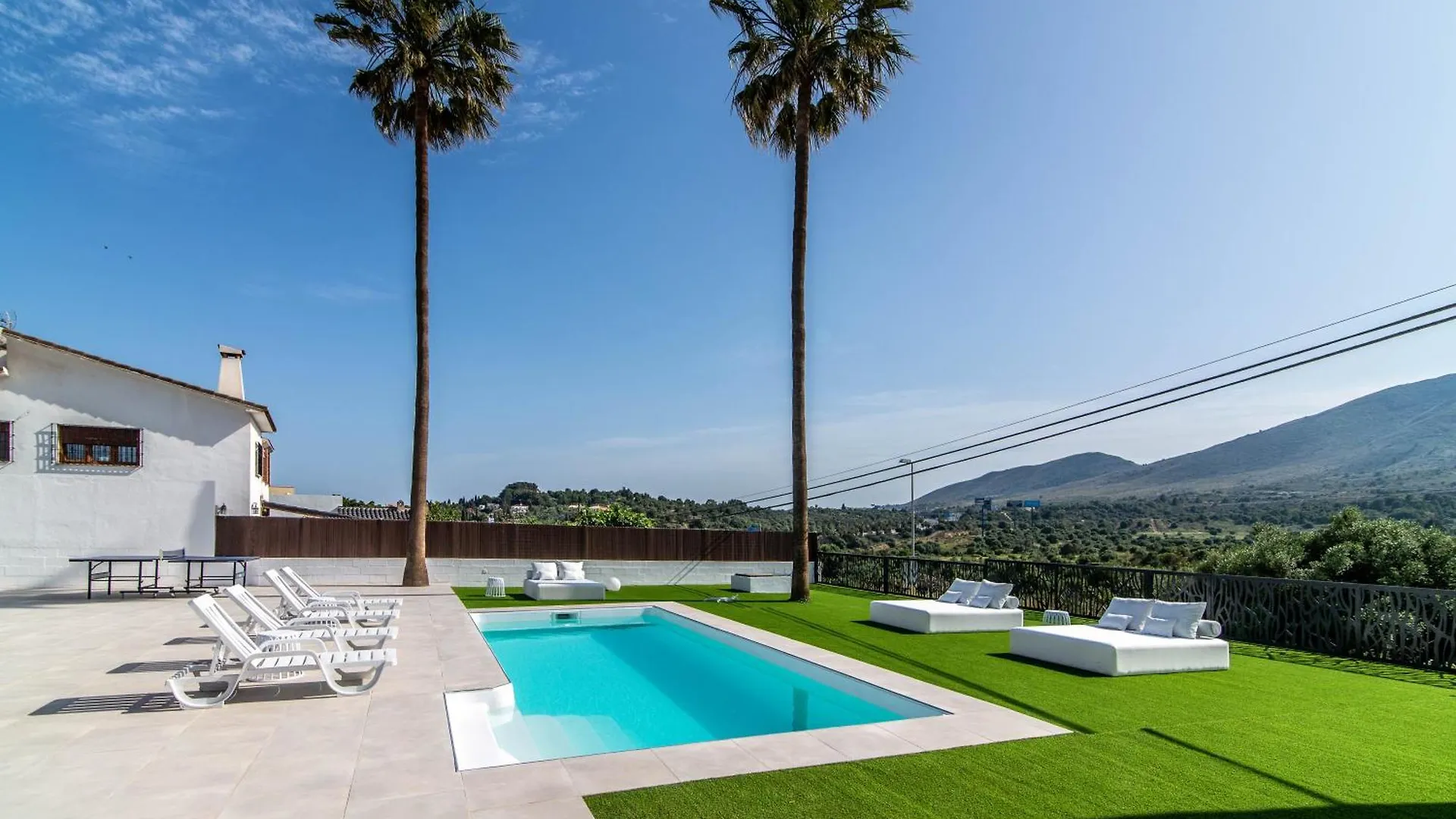 Palm Tree Villa 5 Bdr Pool & Bbq Torremolinos 0*,