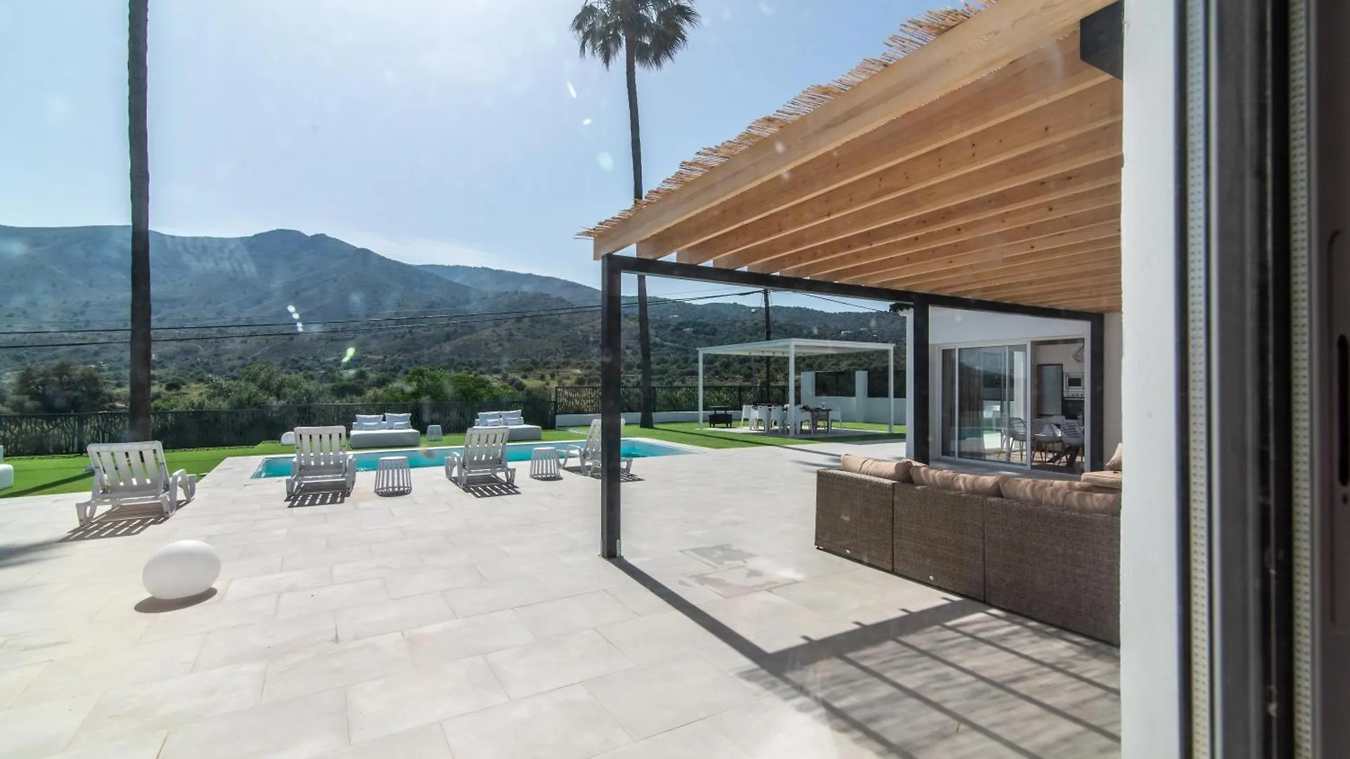 Palm Tree Villa 5 Bdr Pool & Bbq Torremolinos