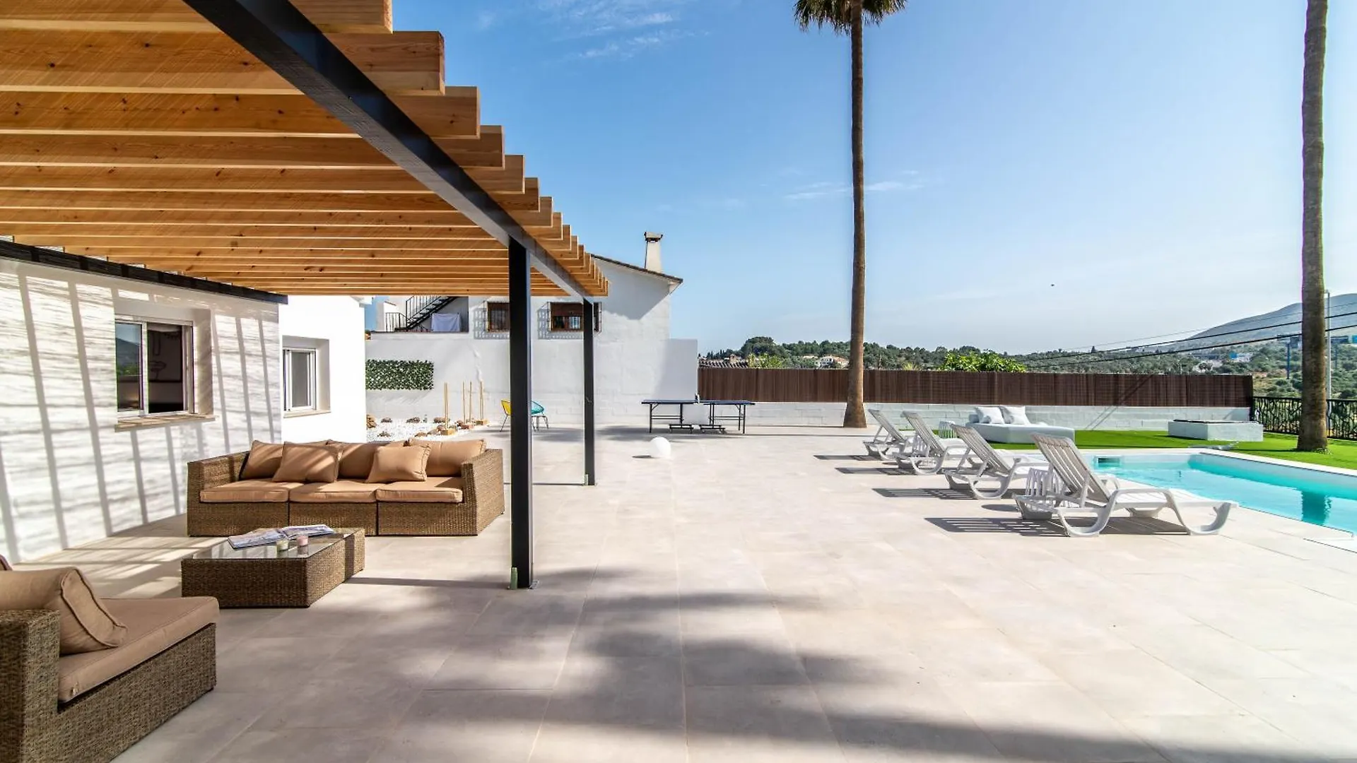 Palm Tree Villa 5 Bdr Pool & Bbq Torremolinos