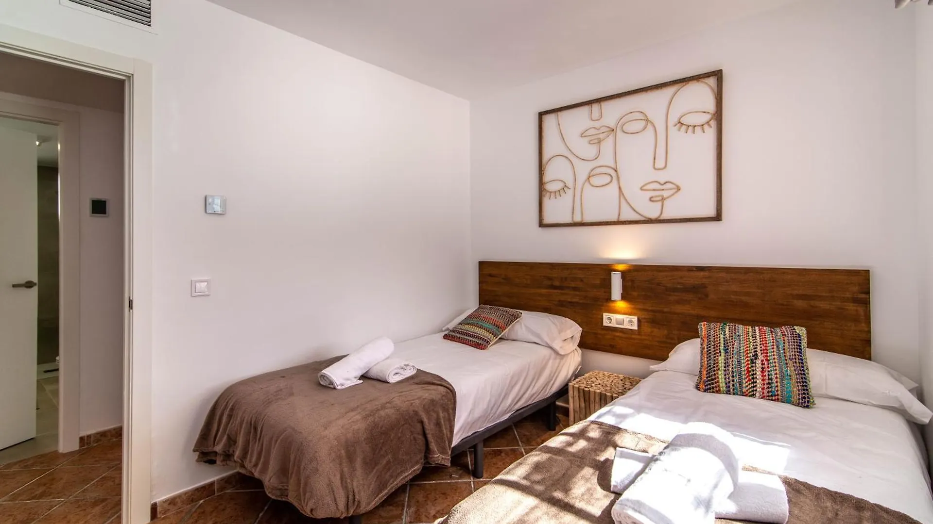 Palm Tree Villa 5 Bdr Pool & Bbq Torremolinos 0*,  Spain